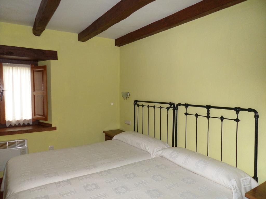 Apartamentos Rurales Las Rocas De Brez Camaleno Room photo